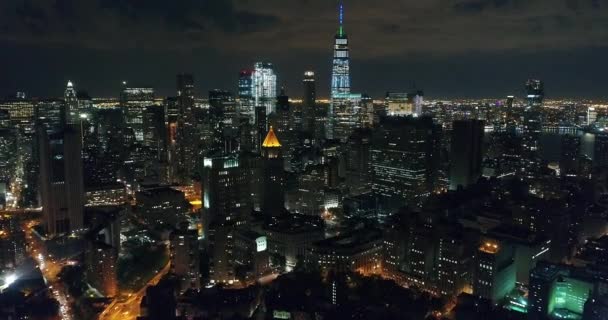 Luftaufnahmen Von Chinatown Und One World Trade Center Bei Nacht — Stockvideo
