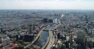 Tokyo, Japonya - 17 Haziran, 2017: Tokyo şehrinin metropol bölgesinden havadan görüntüsü.