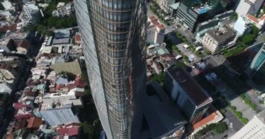 modern binanın havadan görünümü