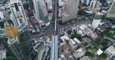 Bangkok, Tayland 'daki Tren ve Sokakların Hava Görüntüleri
