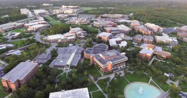 Εναέρια Του Campus Στο Πανεπιστήμιο Της Κεντρικής Φλόριντα — Αρχείο Βίντεο