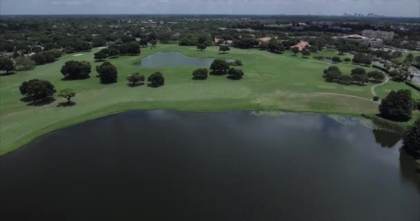 维斯特韦斯特高尔夫球场池塘 — 图库视频影像