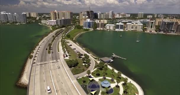 Flygfoto Byggnader Och Bro Sarasotas Historiska Distrikt Centrum — Stockvideo