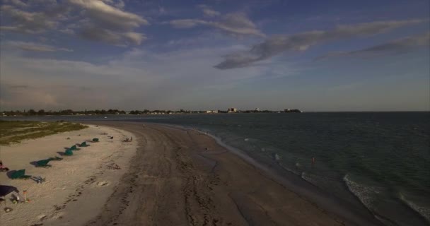 Antenne Vom Strand Lido Key Sarasota Florida Bei Sonnenuntergang — Stockvideo