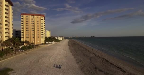 Sahildeki Evlerin Havası Lido Key Sarasota Florida Gün Batımında — Stok video