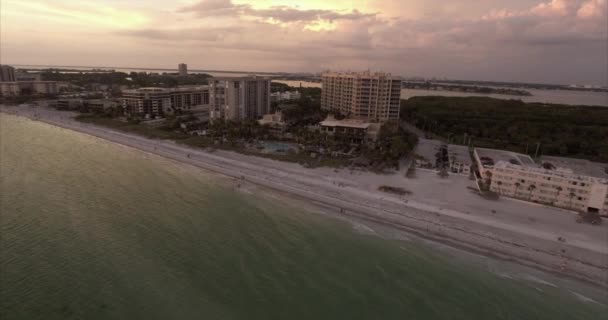 Aéreo Praia Pôr Sol Lido Key Sarasota Florida — Vídeo de Stock