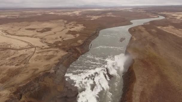 Cascada Acantilado Marrón Aérea — Vídeo de stock