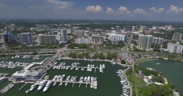 Flygfoto Båtar Och Byggnader Centrala Delen Sarasota Historic District — Stockvideo