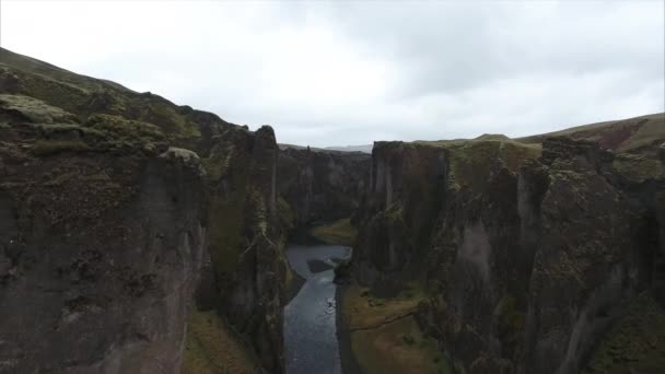 Повітряне Повітря Колосального Каньйону Ісландії — стокове відео