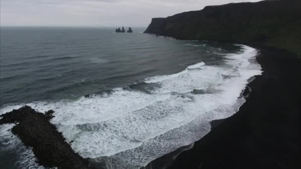 Vik Island Antenn Svart Sand Shore — Stockvideo