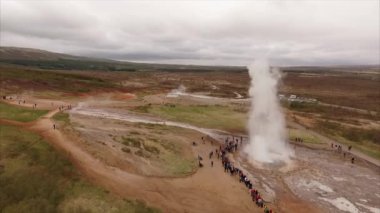 İzlanda 'da Bir Gyser Patlamasının Havası