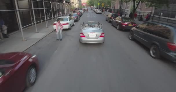 Harlem Bir Caddede Üstü Açık Mercedes Benz Takip Ediyorum — Stok video