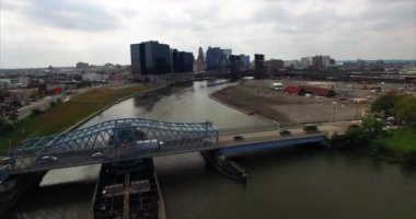 Newark New Jersey 'deki Hava Trafik ve Köprü Doğu Turuncusu