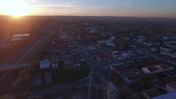 Aéreo Tráfego Edifícios Newark New Jersey East Orange Pôr Sol — Vídeo de Stock