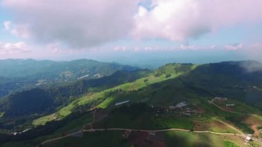 Tayland Chiang Mai Dağlardaki Gölgelerin Bulutlar Tarafından Havadan Görünümü