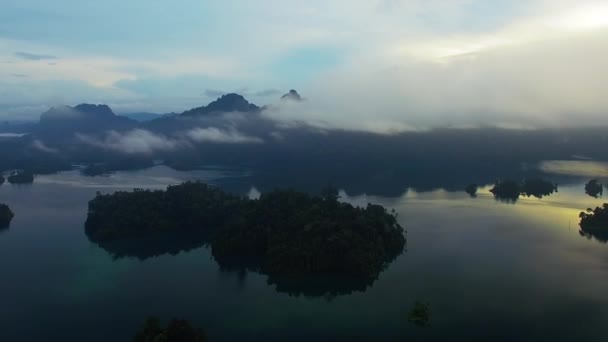 Ban Wang Khon Surat Thani Través Las Nubes Islas Reflejo — Vídeo de stock