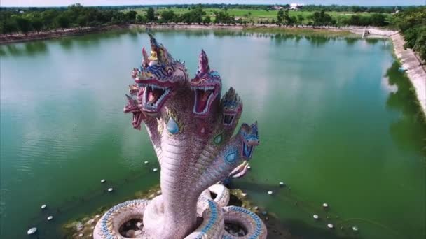 Serpiente Estatua Dragón 360 Vista Aérea — Vídeo de stock