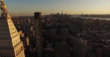 Flyby Metropolitan Hayat Sigortası ve Madison Şehir Merkezine Gidiyor