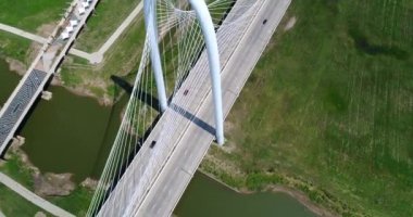 Santiago, Şili 'deki bir köprünün havadan görünüşü