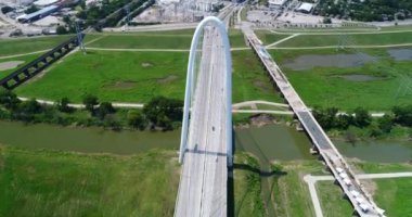 Margaret Hunt Tepesi Köprüsü Havalimanı, Dallas, Teksas