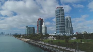 İnsansız Hava Aracı ile Hamptons Havalimanı