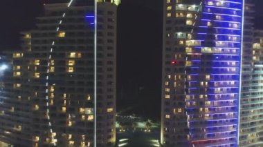 Şehrin gece manzarası