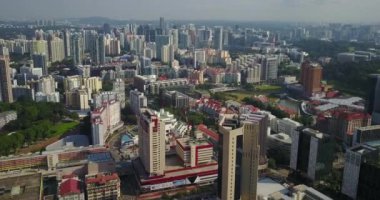 Singapur şehir merkezindeki gökdelenler.