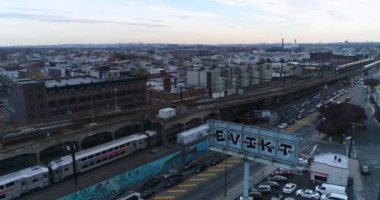 akşam şehrin havadan görünümü