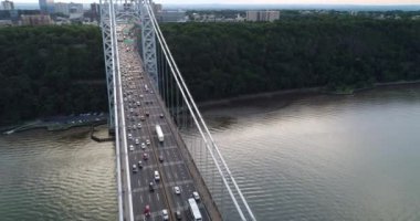 Kiev, Ukrayna 'daki köprünün insansız hava aracı görüntüsü