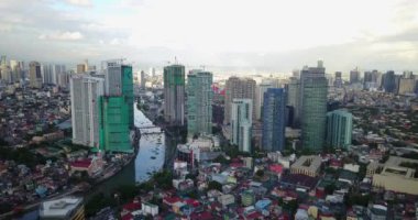 Makati, Manila, Filipinler Havalimanı