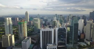 Makati, Manila, Filipinler Havalimanı