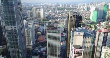 Makati, Manila, Filipinler Havalimanı