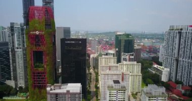 Singapur şehir merkezindeki gökdelenler.