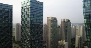 Songdo Central Park, Incheon, Güney Kore yakınlarındaki gökdelenler.