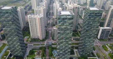Songdo Central Park, Incheon, Güney Kore yakınlarındaki gökdelenler.