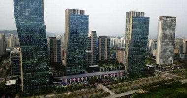 Songdo Central Park, Incheon, Güney Kore yakınlarındaki gökdelenler.