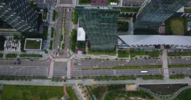 Songdo Central Park, Incheon, Güney Kore yakınlarındaki gökdelenler.