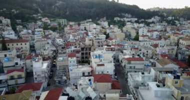 Yunanistan 'ın Zakyntos kentindeki Bir Kıyı Köyünün Hava Görüntüsü