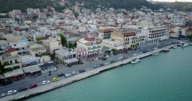 Yunanistan 'ın Zakyntos kentindeki Bir Kıyı Köyünün Hava Görüntüsü