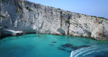 Yunanistan 'ın Zakynthos kentindeki Navagio Plajının Hava Görüntüleri