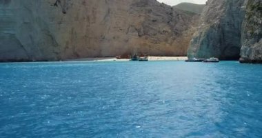 Yunanistan 'ın Zakynthos kentindeki Navagio Plajının Hava Görüntüleri