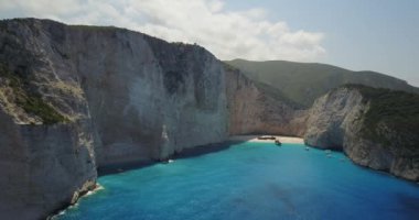 Yunanistan 'ın Zakynthos kentindeki Navagio Plajının Hava Görüntüleri