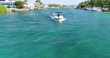 Karayip Hava Aracı Sahil Şehri