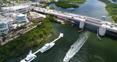 Karayip Hava Aracı Sahil Şehri