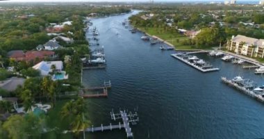 Juno Sahili, Florida 'daki İntracoastal Waterway' in Hava Görüntüsü