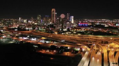 Dallas Şehir Merkezi Teksas gecesi 401