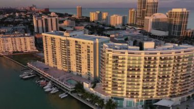 Sunset, Florida 'da Miami Plajı Apartmanları