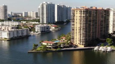 Kuzey Miami Plajı, Doğu Sahilleri, Florida