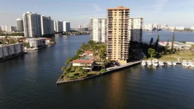 Kuzey Miami Plajı, Doğu Sahilleri, Florida