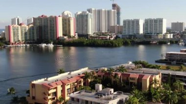 Kuzey Miami Plajı, Doğu Sahilleri, Florida